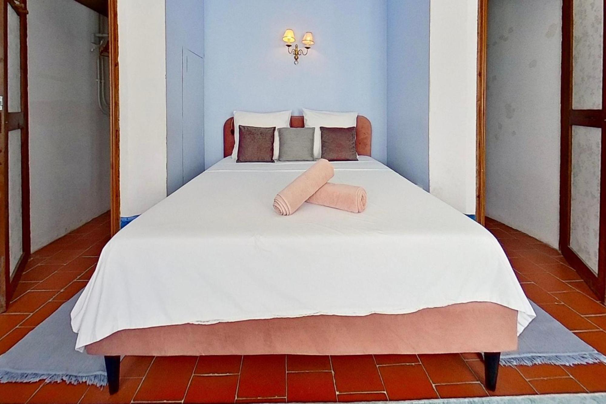 Les 2 Droles D'Oiseaux Bed & Breakfast Luc-sur-Orbieu ภายนอก รูปภาพ