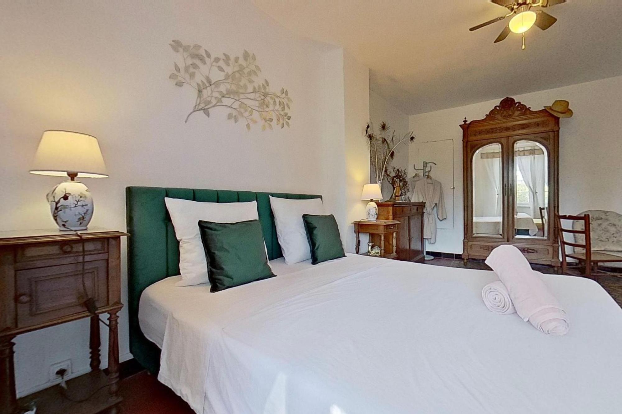 Les 2 Droles D'Oiseaux Bed & Breakfast Luc-sur-Orbieu ภายนอก รูปภาพ