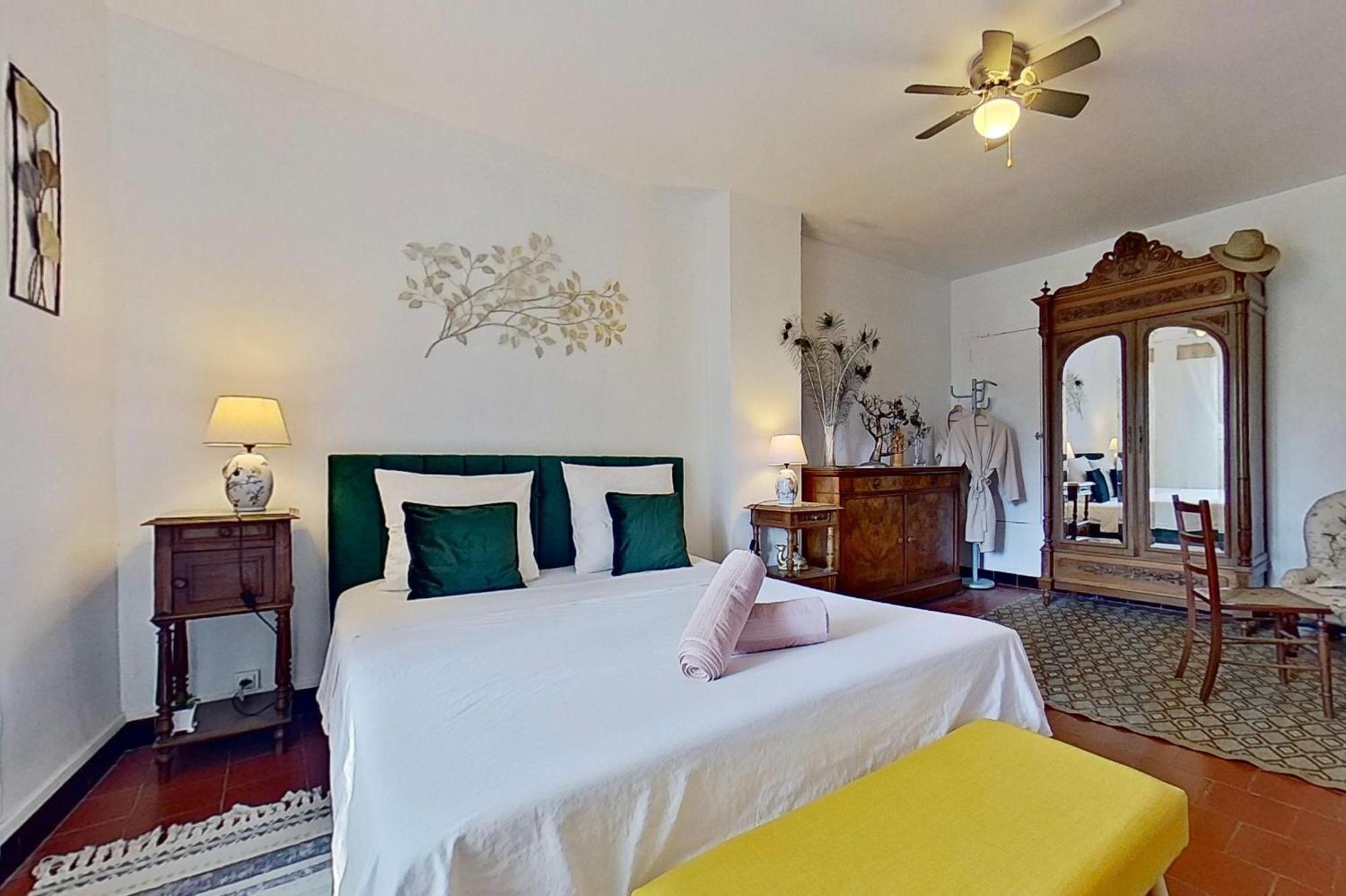 Les 2 Droles D'Oiseaux Bed & Breakfast Luc-sur-Orbieu ภายนอก รูปภาพ