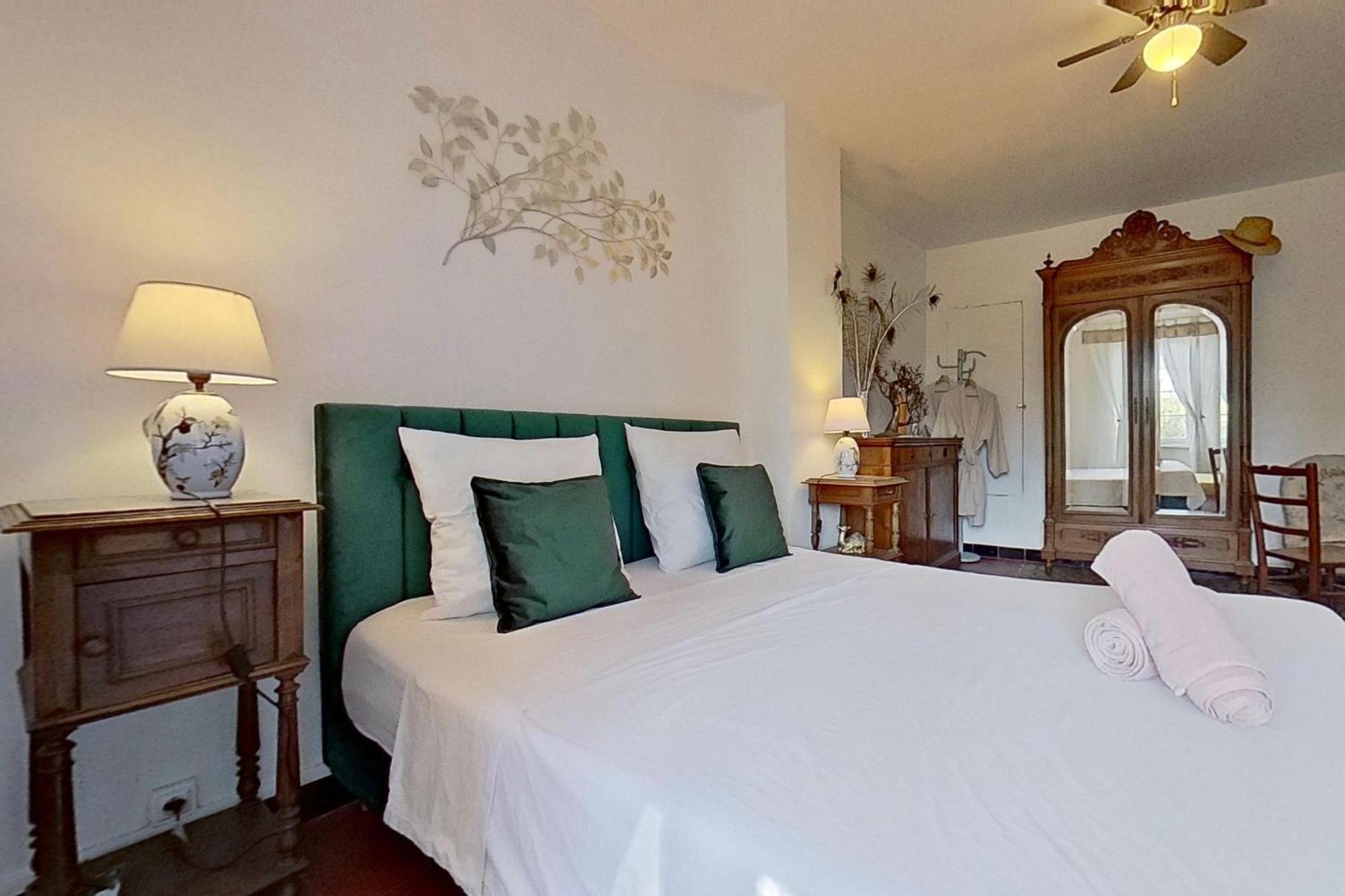 Les 2 Droles D'Oiseaux Bed & Breakfast Luc-sur-Orbieu ภายนอก รูปภาพ